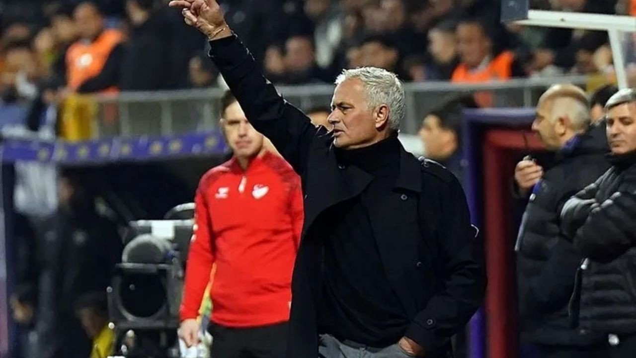 Son Zamanlarda Eleştirilerin Hedefi Olan Mourinho Bugün İstanbul'dan Ayrıldı: İşte Sebebi... - Sayfa 7