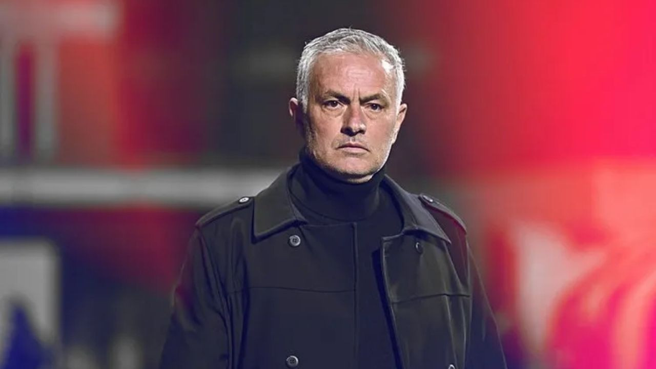 Son Zamanlarda Eleştirilerin Hedefi Olan Mourinho Bugün İstanbul'dan Ayrıldı: İşte Sebebi... - Sayfa 1