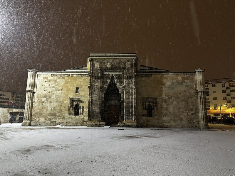 En Uzun Gecede Masalsı Görüntüler: Sivas Beyaza Büründü - Sayfa 5