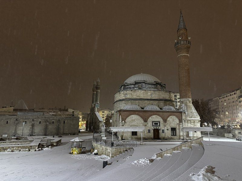 En Uzun Gecede Masalsı Görüntüler: Sivas Beyaza Büründü - Sayfa 6