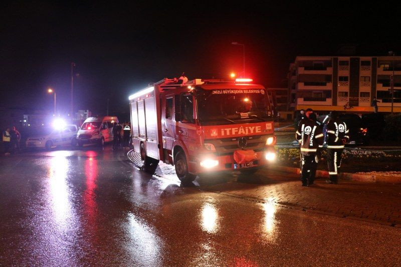 Kavşağa Süratli Giren Otomobil Anıt Duvarına Çarptı: 1 Kişi Öldü! - Sayfa 6