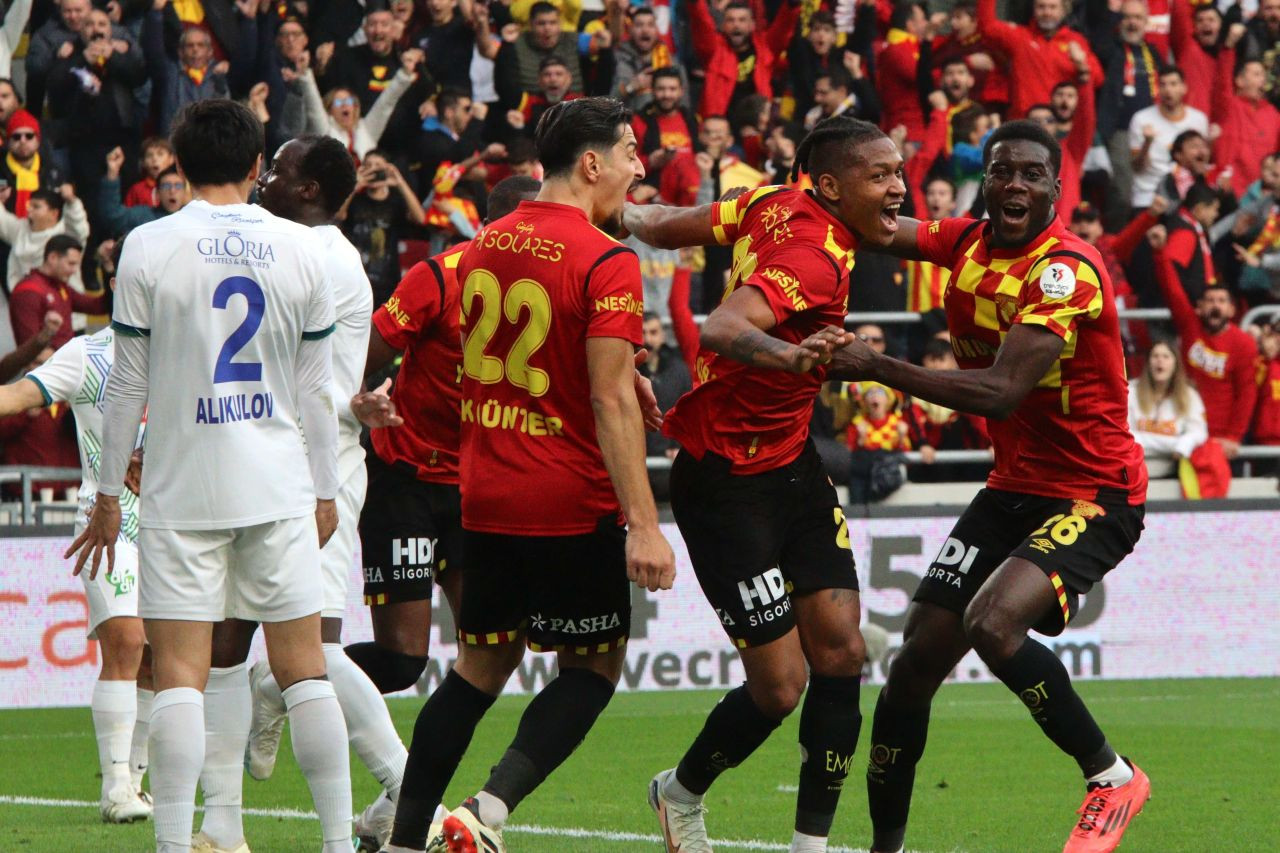 Göztepe: 1 - Çaykur Rizespor: 0 (İlk Yarı) - Sayfa 1