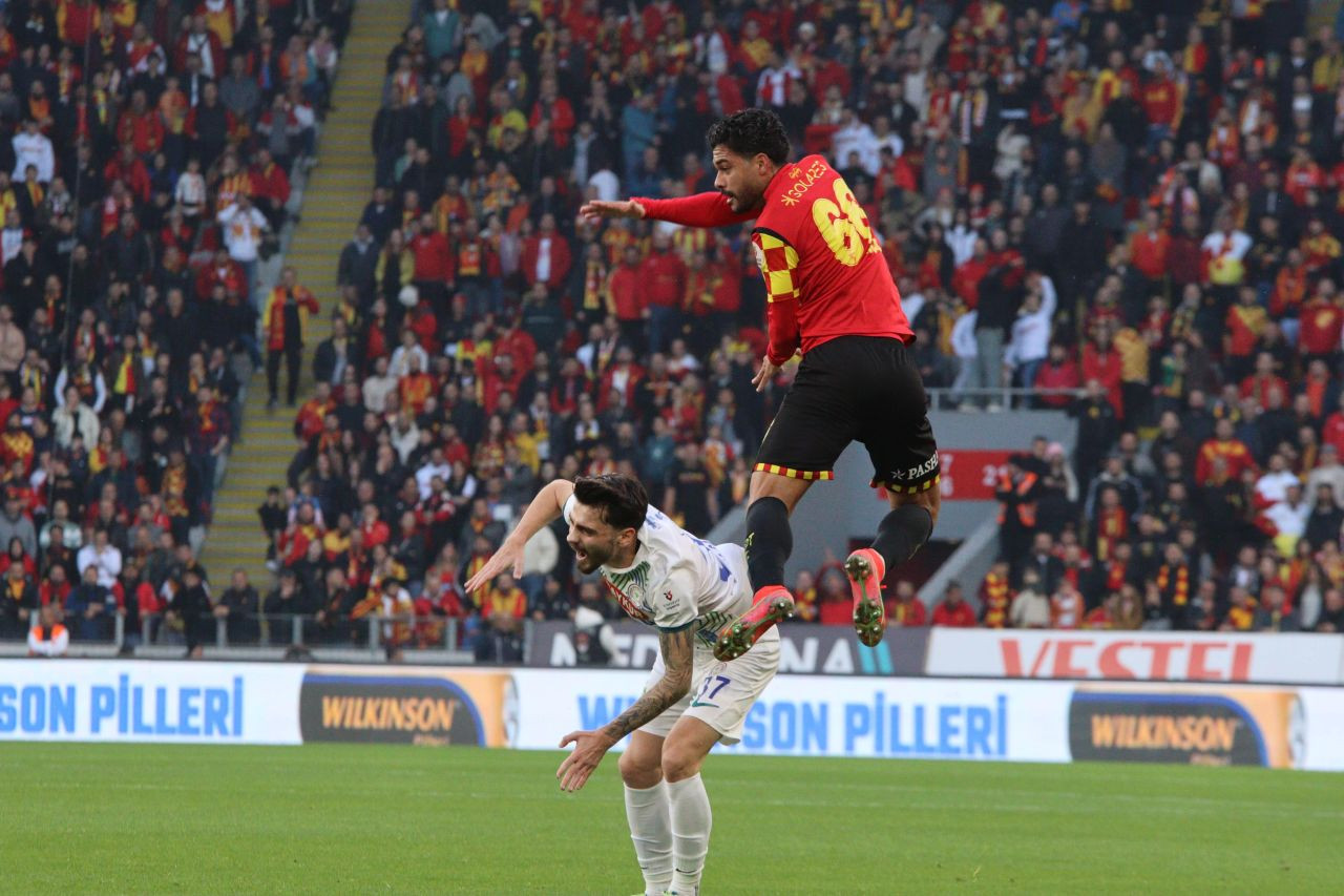 Göztepe: 1 - Çaykur Rizespor: 0 (İlk Yarı) - Sayfa 6