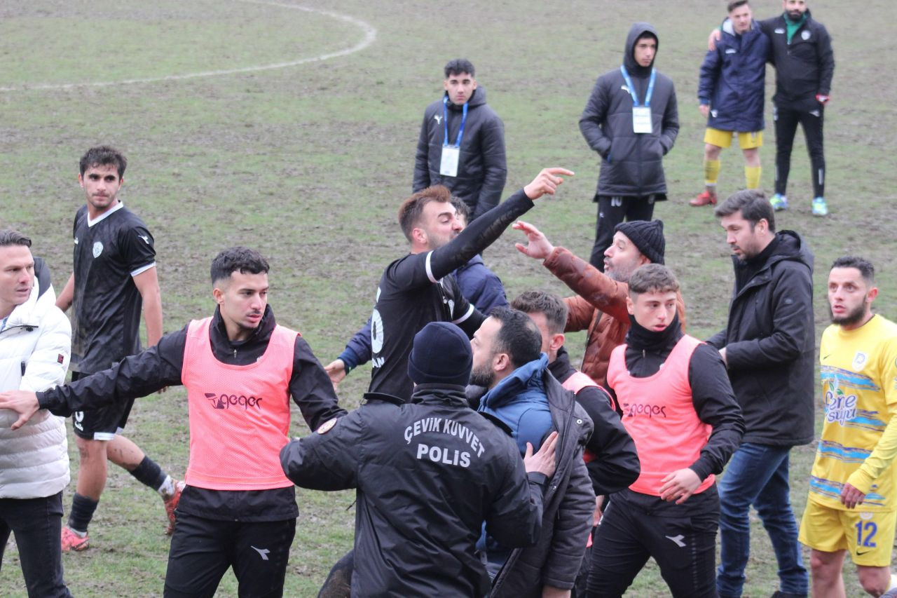 TFF 2. Lig’de Gergin Maç Sonrası Kavga: Polis Müdahale Etti - Sayfa 2