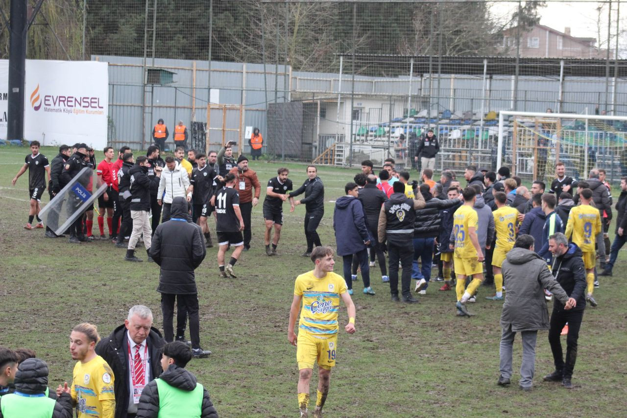 TFF 2. Lig’de Gergin Maç Sonrası Kavga: Polis Müdahale Etti - Sayfa 5