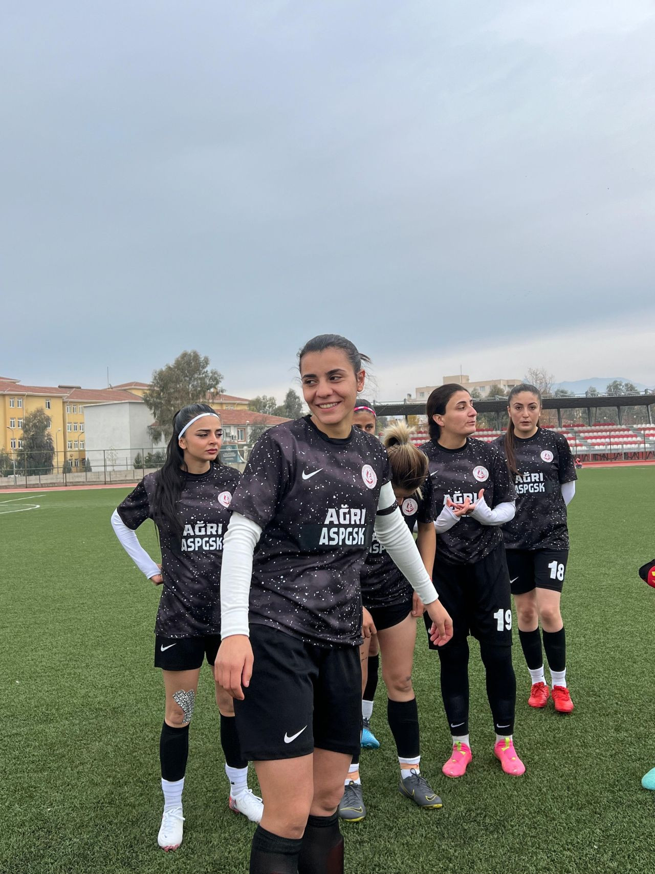 Ağrı Kadın Futbol Takımı, Silopi Deplasmanından Lider Döndü - Sayfa 2