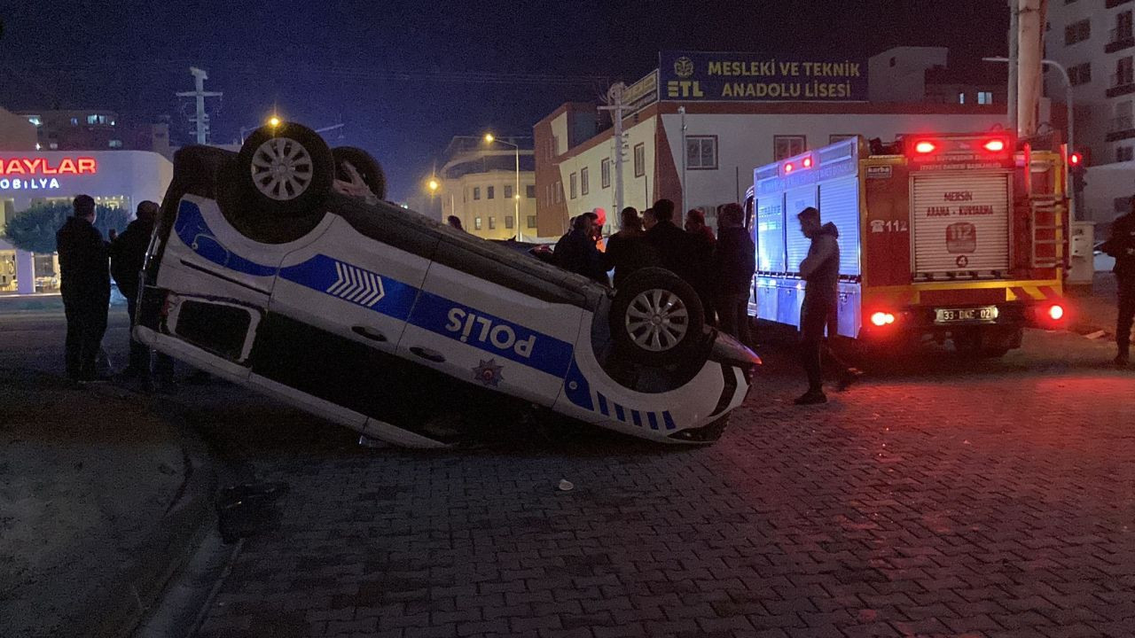 Mersin'de Polis Aracı Ters Döndü: Kazayı Şans Eseri Yara Almadan Atlattılar - Sayfa 1