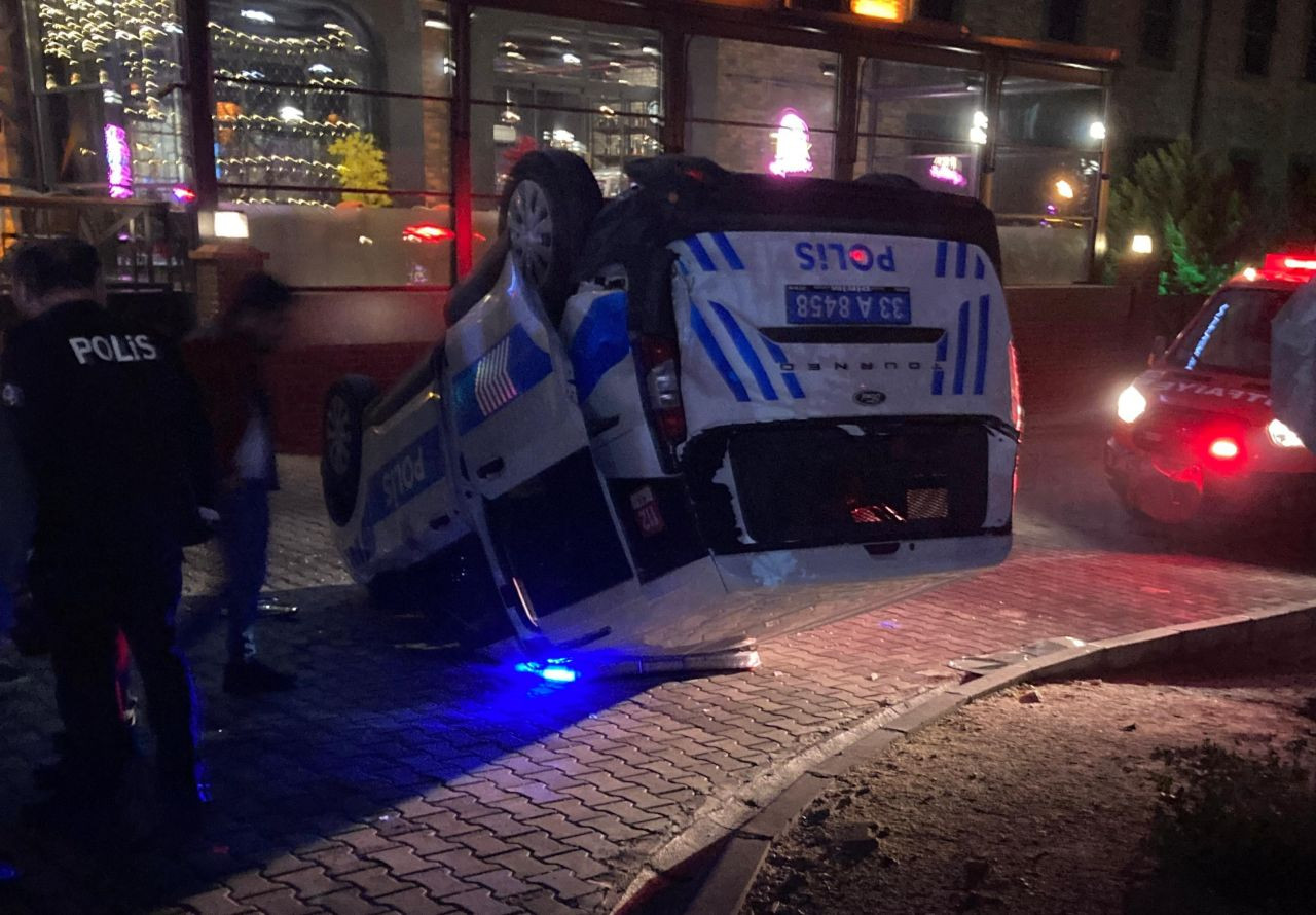 Mersin'de Polis Aracı Ters Döndü: Kazayı Şans Eseri Yara Almadan Atlattılar - Sayfa 3