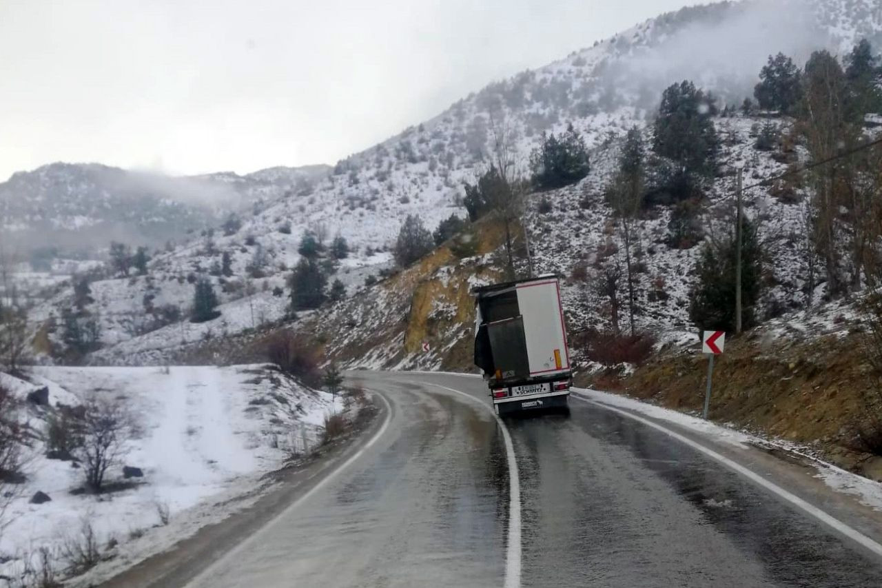 Gümüşhane’de LPG Yüklü Tankerle Tır Çarpıştı: Yol Uzun Süre Trafiğe Kapandı - Sayfa 2