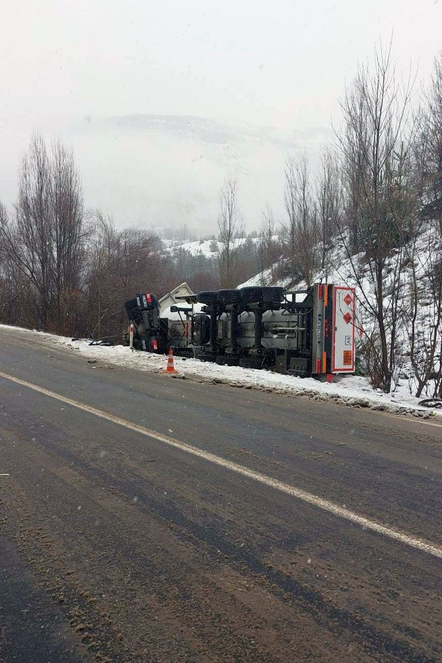 Gümüşhane’de LPG Yüklü Tankerle Tır Çarpıştı: Yol Uzun Süre Trafiğe Kapandı - Sayfa 3