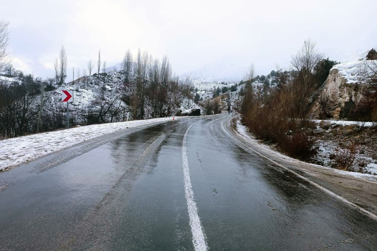 Gümüşhane’de LPG Yüklü Tankerle Tır Çarpıştı: Yol Uzun Süre Trafiğe Kapandı - Sayfa 4