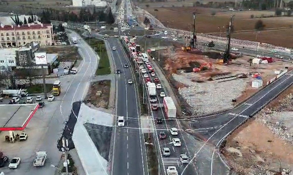 Kötekli Kavşağı'ndaki Çalışmalar Nedeniyle Trafik Servis Yollarına Yönlendirilecek - Sayfa 1