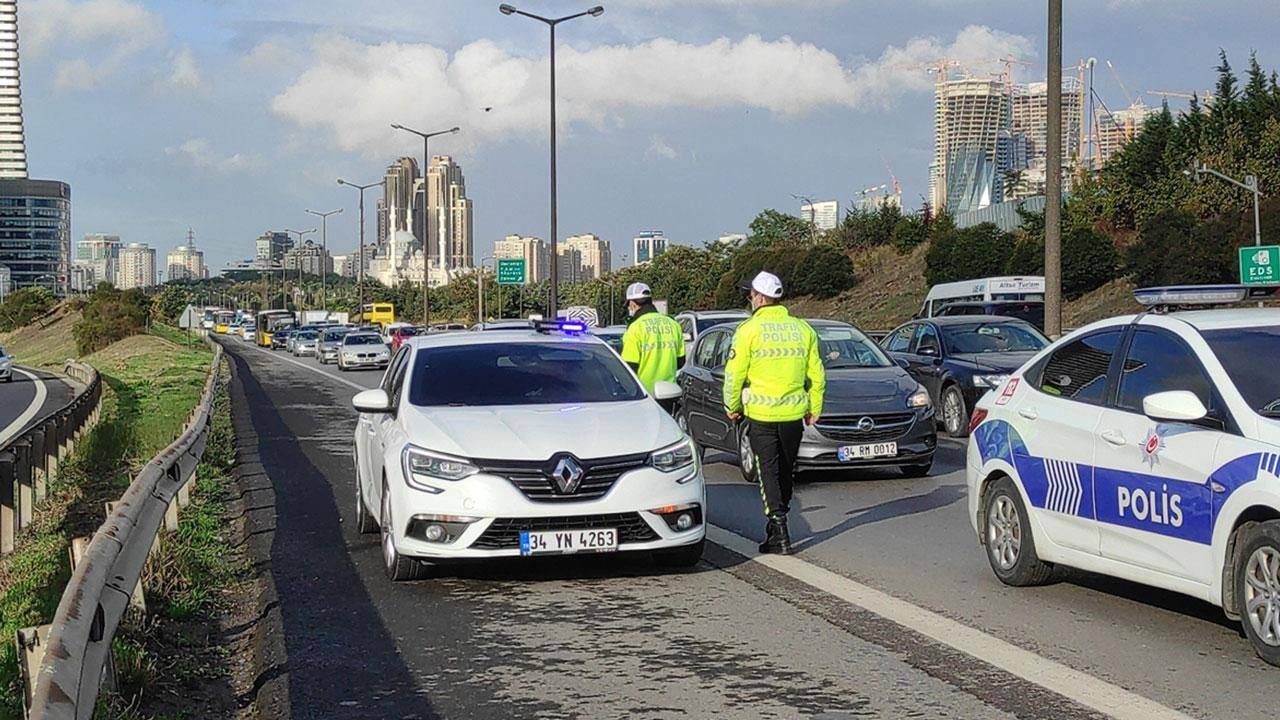 Trafik Polislerinden Sıkı Denetim! Yılbaşından Bu Yana 11 Bin 591 Çakar Sürücüsüne İşlem Yapıldı - Sayfa 5