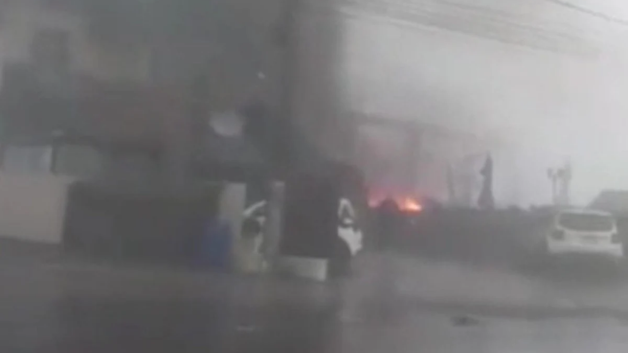 Brezilya'da Uçak Yerleşim Yerine Düştü: 10 Kişi Hayatını Kaybetti