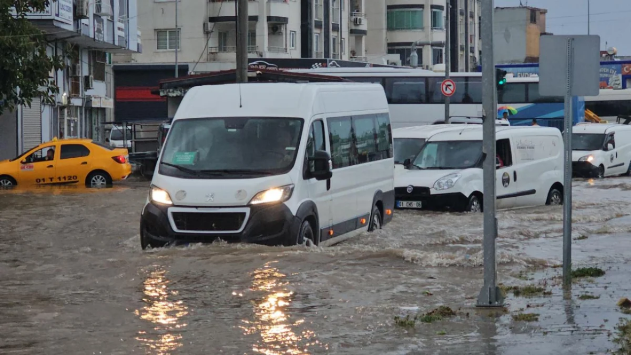 Akdeniz ve Güneydoğu Anadolu'da Kuvvetli Sağanak Alarmı