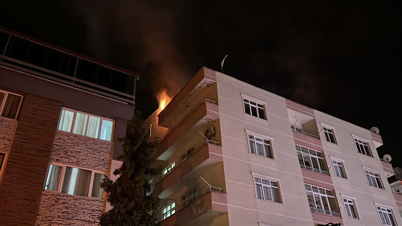 Samsun’da Çatı Katı Yangını: Alevler Büyümeden Söndürüldü - Sayfa 4