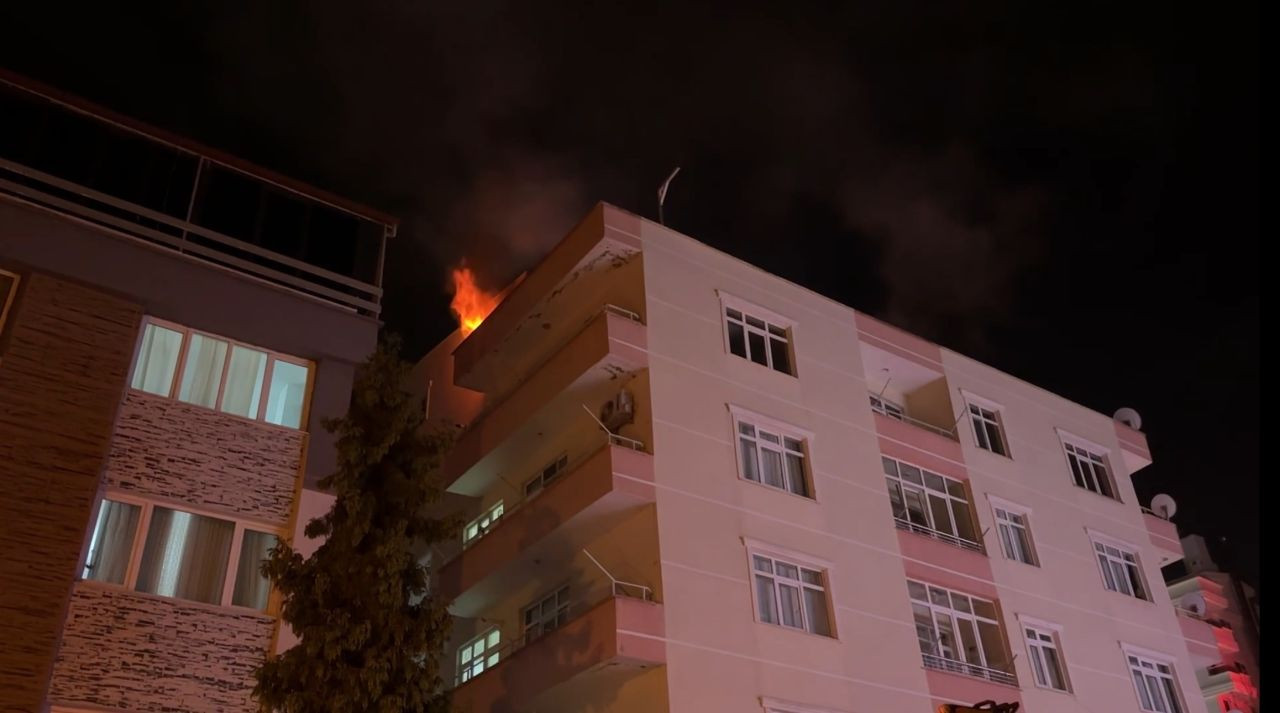 Samsun’da Çatı Katı Yangını: Alevler Büyümeden Söndürüldü - Sayfa 5