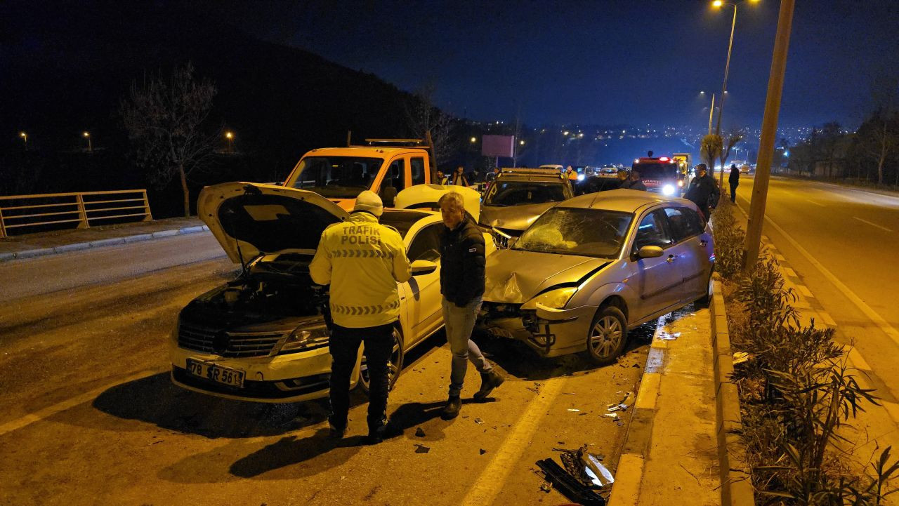 Karabük’te Zincirleme Kaza: 5 Kişi Yaralandı - Sayfa 1