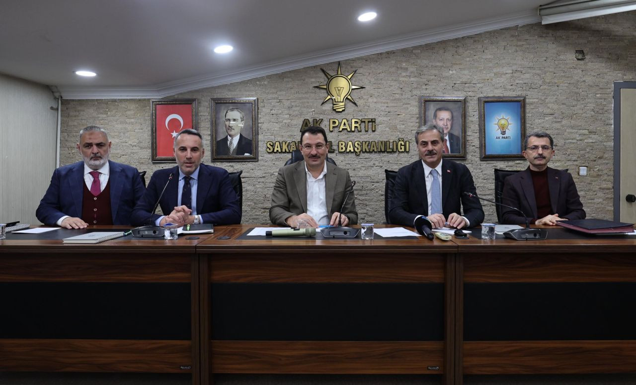 AK Parti Sakarya İl Yönetimi Toplantıda Bir Araya Geldi - Sayfa 1