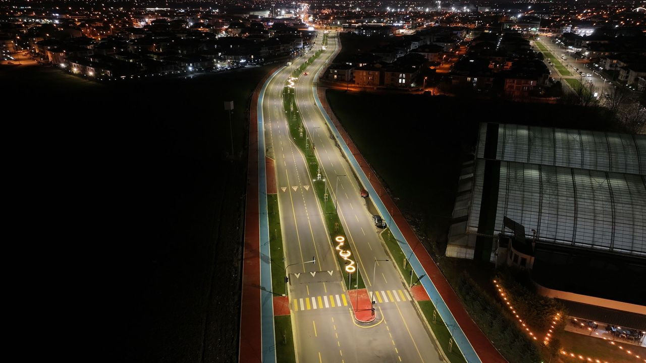 1. Cadde'ye Estetik Dokunuş: Sakarya Trafiği Rahatlatıldı, Şehir Yeni Bir Yüze Kavuştu! - Sayfa 5