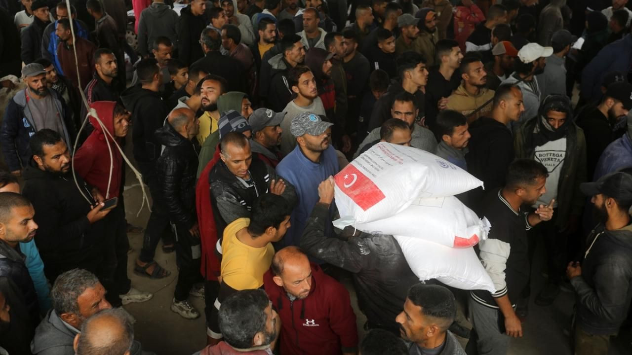 AFAD, Gazze'deki Filistinlilere Gıda Yardımı Yaptı - Sayfa 12