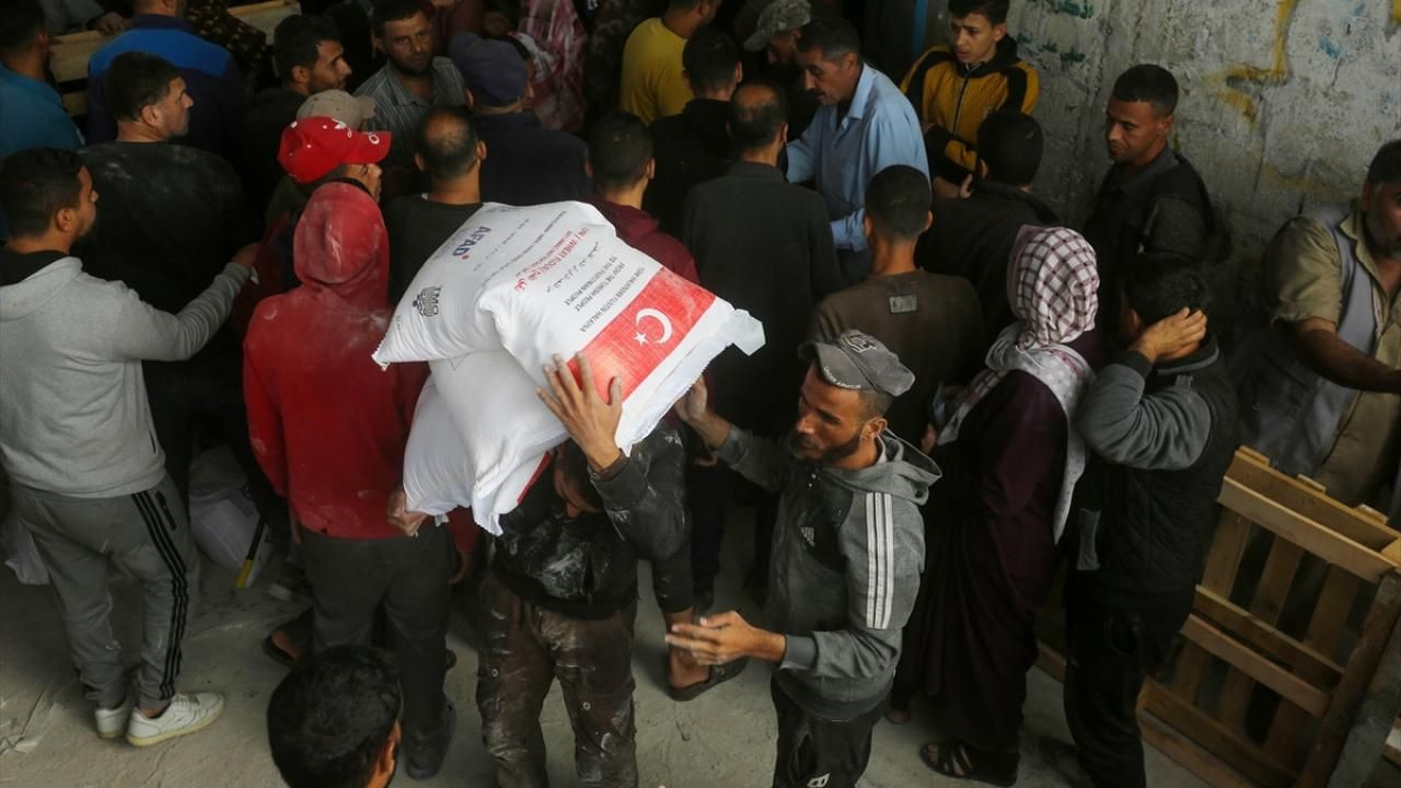 AFAD, Gazze'deki Filistinlilere Gıda Yardımı Yaptı - Sayfa 11