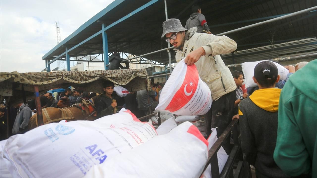 AFAD, Gazze'deki Filistinlilere Gıda Yardımı Yaptı - Sayfa 1