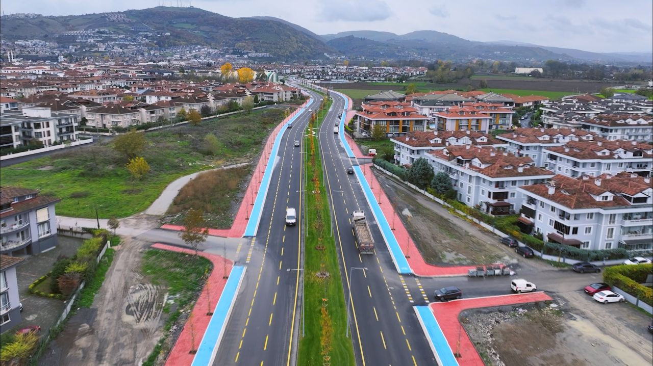 1. Cadde'ye Estetik Dokunuş: Sakarya Trafiği Rahatlatıldı, Şehir Yeni Bir Yüze Kavuştu! - Sayfa 2