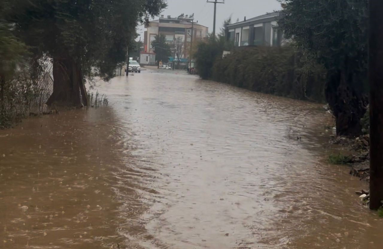 Milas’ta Sağanak Yağış Yolları Göle Çevirdi - Sayfa 2