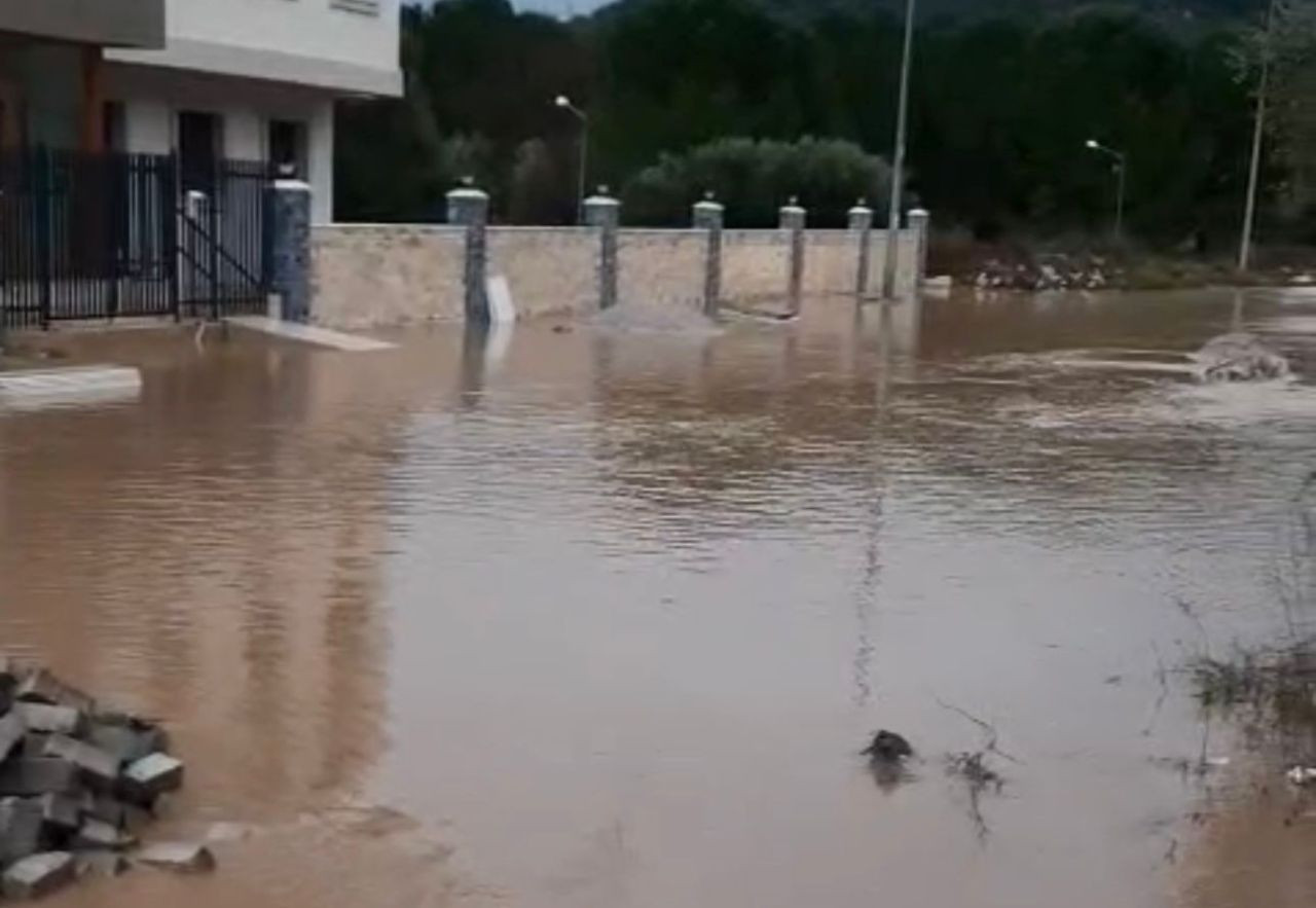 Milas’ta Sağanak Yağış Yolları Göle Çevirdi - Sayfa 3