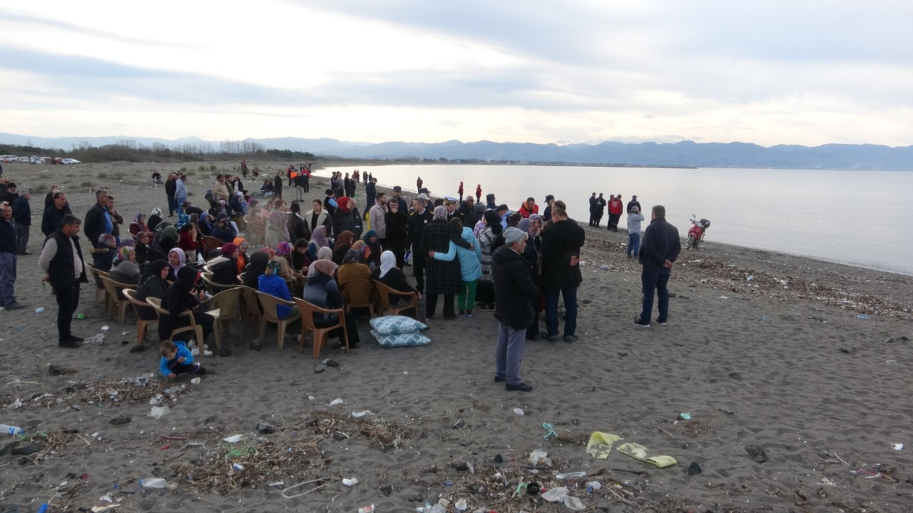 Karadeniz’de Kaybolan Balıkçılar İçin Aramalar Sürüyor