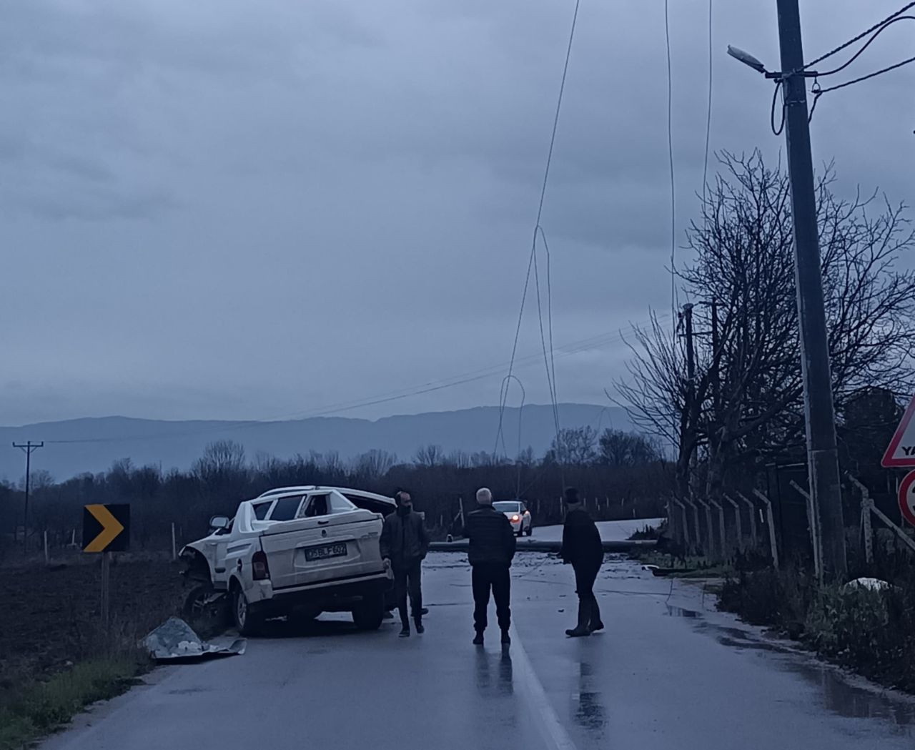 Kontrolden Çıkan Araç Direğe Çarptı: 1 Yaralı - Sayfa 3