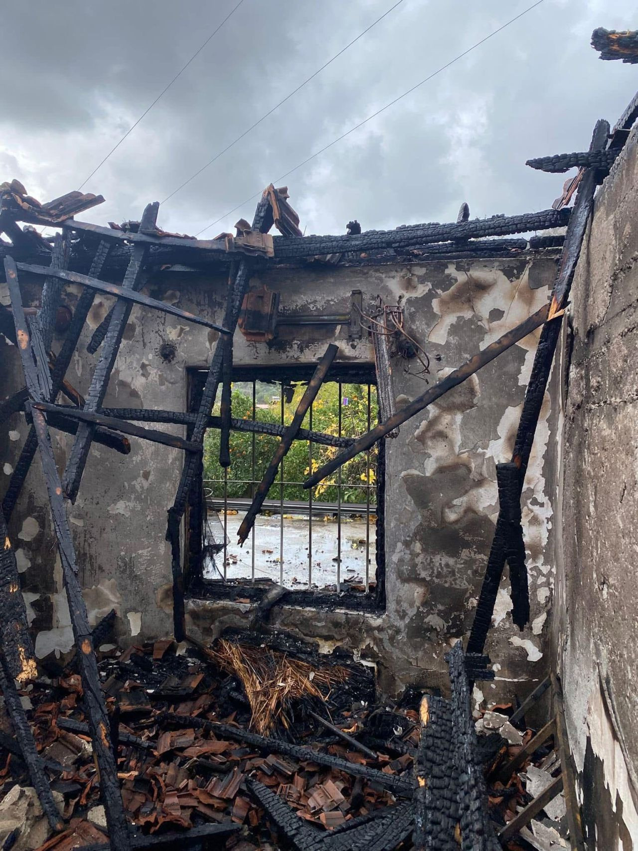 Seydikemer’de 3 Yaşındaki Çocuğun Çakmakla Oynadığı Ev Küle Döndü - Sayfa 1