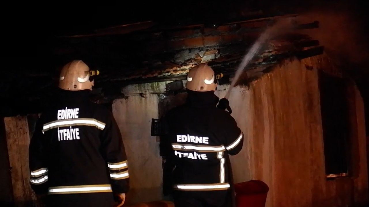 Edirne'de Baraka Yangınında Facia Kıl Payı Önendi - Sayfa 1
