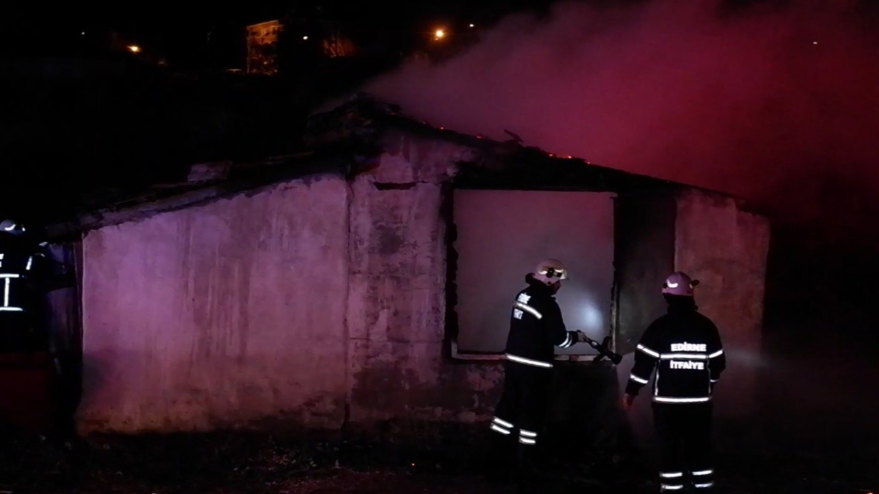 Edirne'de Baraka Yangınında Facia Kıl Payı Önendi
