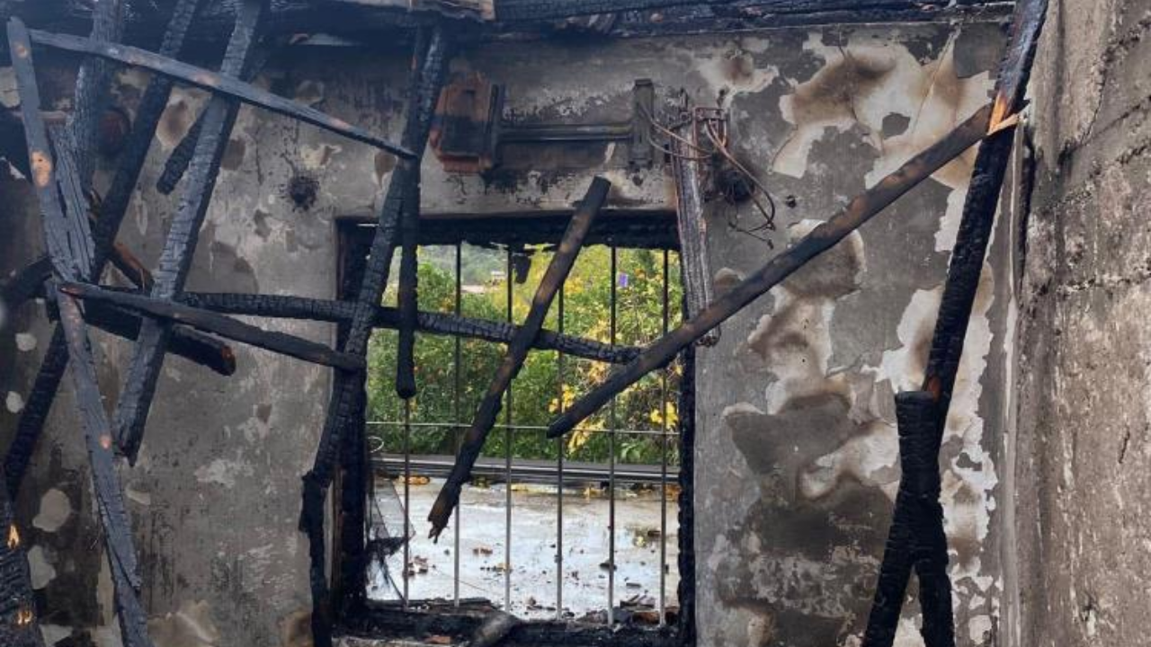 Seydikemer’de 3 Yaşındaki Çocuğun Çakmakla Oynadığı Ev Küle Döndü