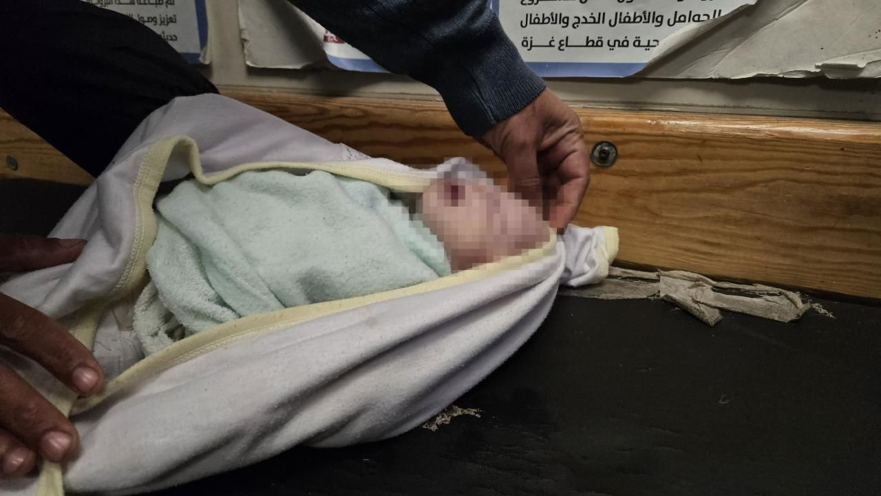 Gazze’de Çadırda Kalan Bebek Soğuk Hava Nedeniyle Hayatını Kaybetti - Sayfa 7