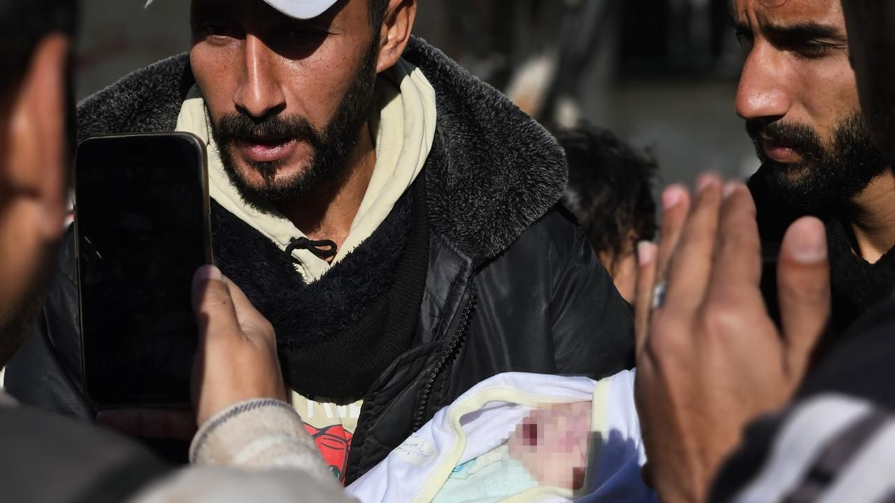 Gazze’de Çadırda Kalan Bebek Soğuk Hava Nedeniyle Hayatını Kaybetti - Sayfa 4