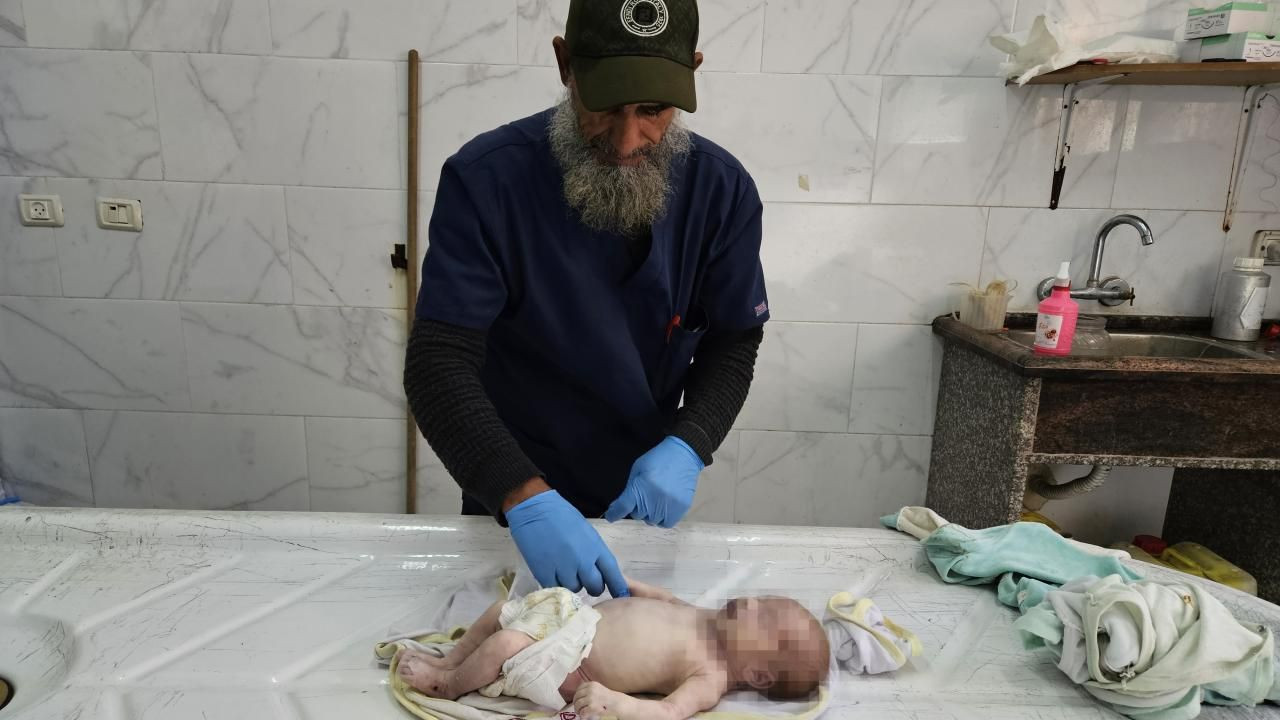 Gazze’de Çadırda Kalan Bebek Soğuk Hava Nedeniyle Hayatını Kaybetti - Sayfa 3