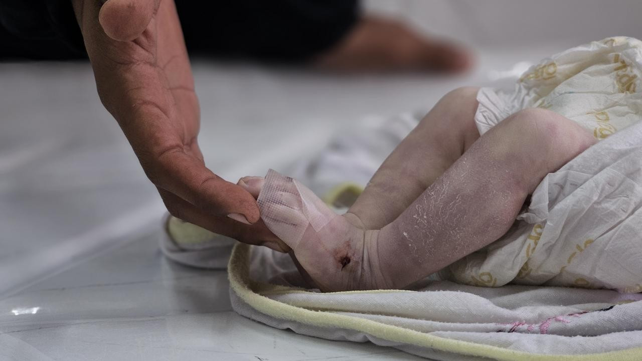 Gazze’de Çadırda Kalan Bebek Soğuk Hava Nedeniyle Hayatını Kaybetti