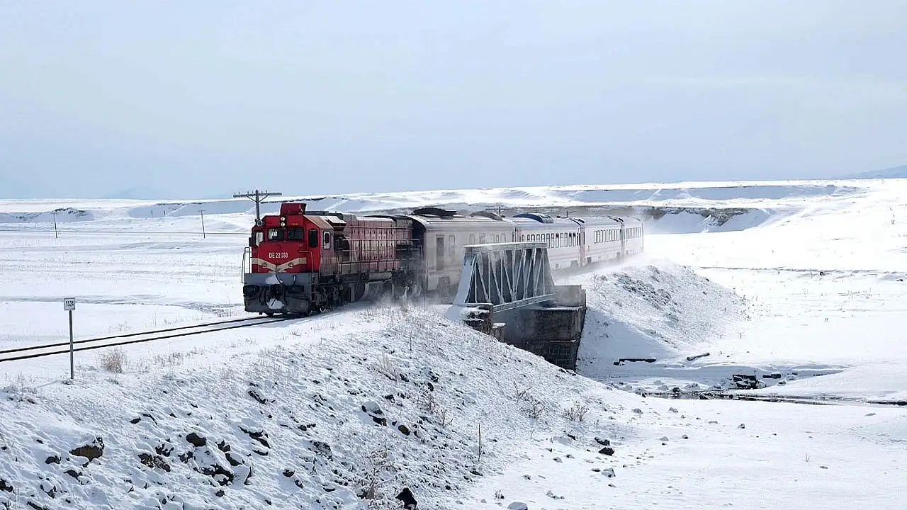 Turistik Doğu Ekspresi Sezonu Açıldı: Yolcular Masalsı Bir Yolculuk Deneyimi Yaşadı - Sayfa 1