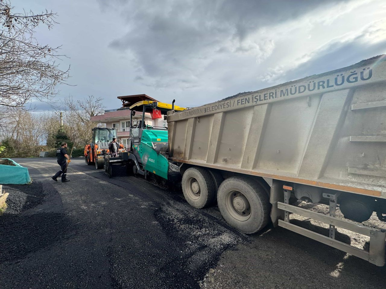 Kemalpaşa’da 500 Ton Asfaltla Trafik Güvenliği Sağlanıyor - Sayfa 6