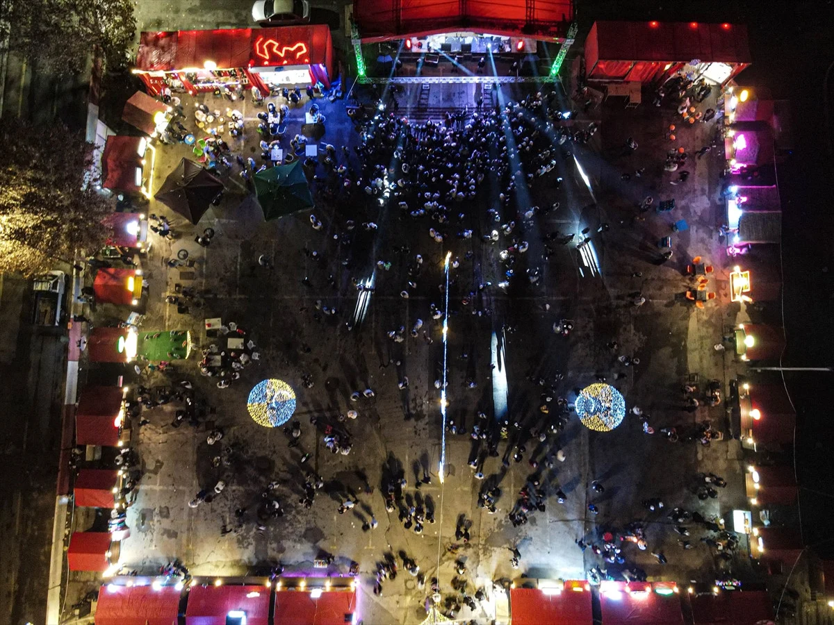 Şam’da Noel Coşkusu: Halk Yeni Bir Başlangıca Umut Bağladı - Sayfa 6