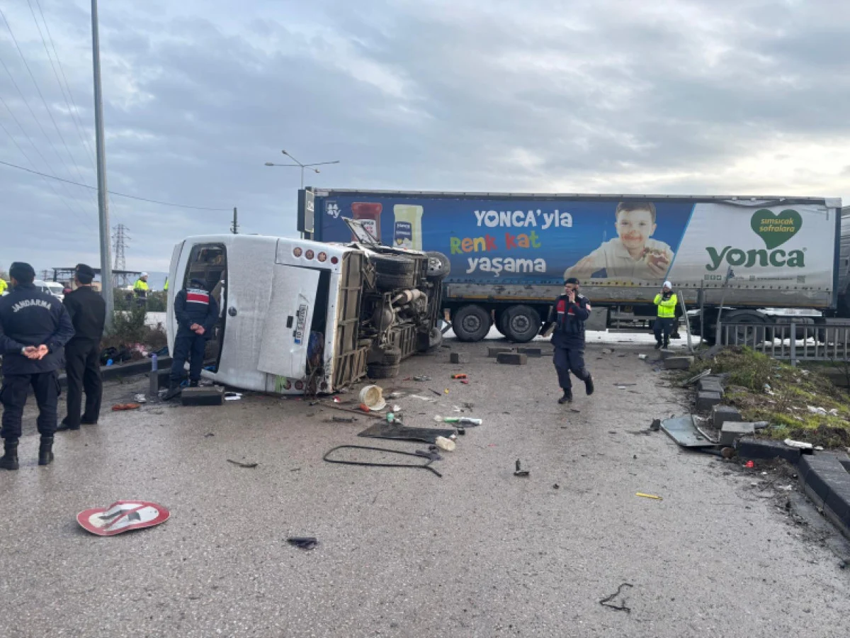 Balıkesir'de TIR ile Okul Servisi Çarpıştı: 8 Öğrenci Ağır Yaralı - Sayfa 2