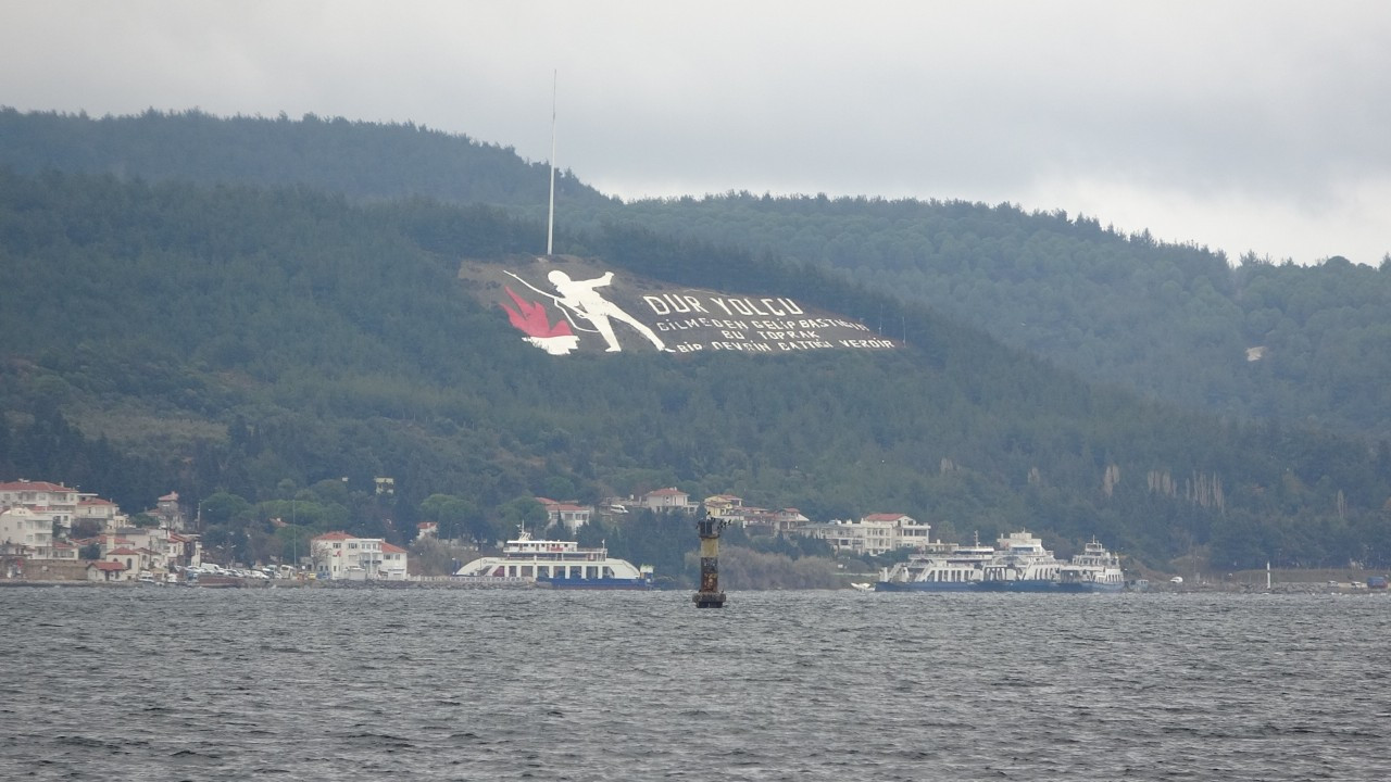 Bozcaada ve Gökçeada'ya Feribot Seferleri Fırtına Nedeniyle İptal