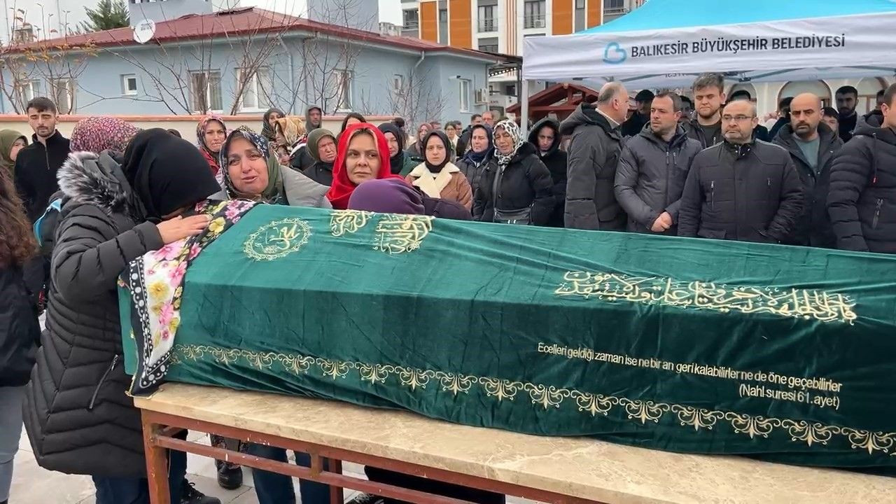 Patlamada Hayatını Kaybeden Özçakır Son Yolculuğuna Uğurlandı - Sayfa 1