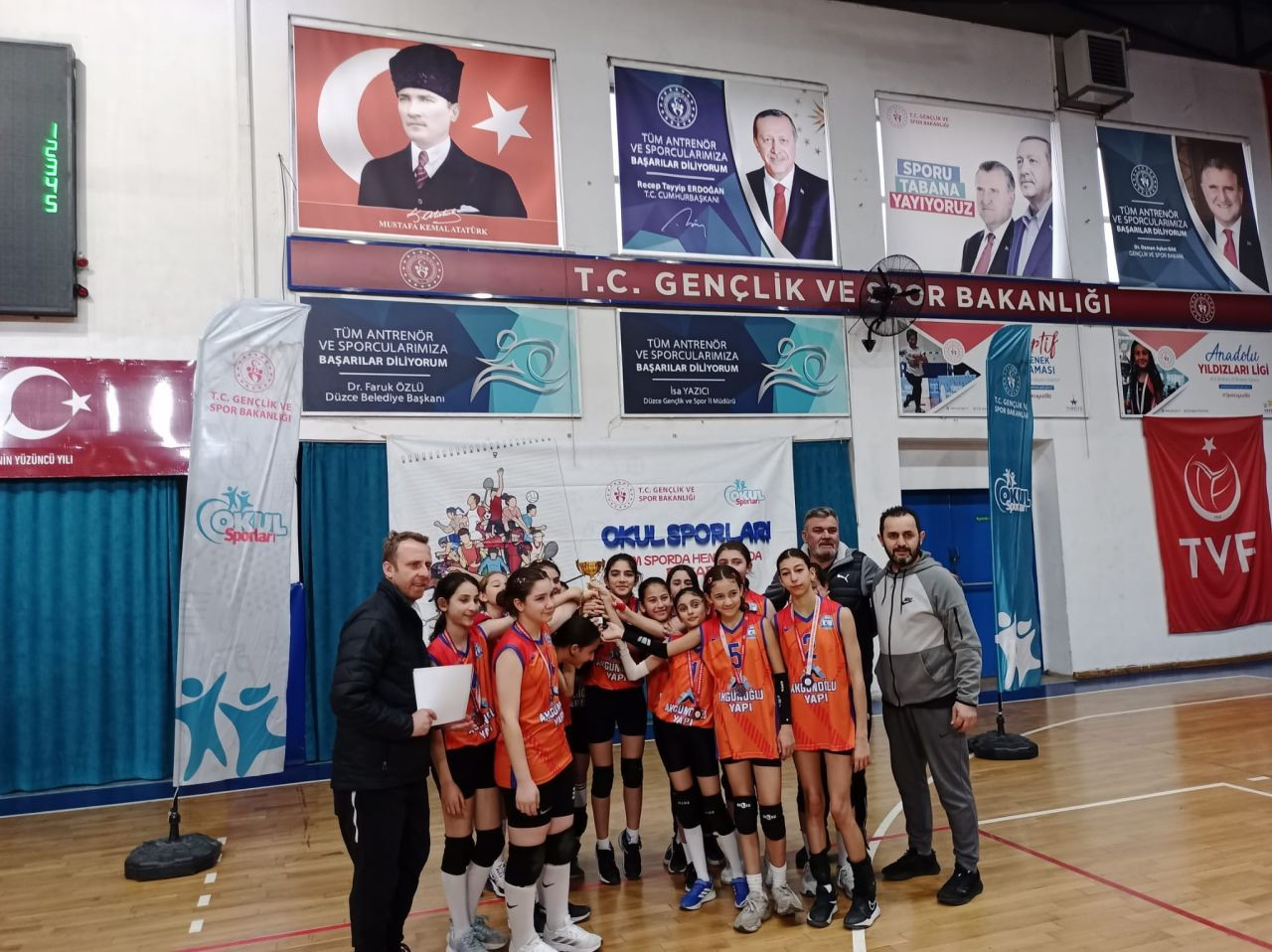 Düzce’de Voleybol Küçükler Şampiyonları Belli Oldu - Sayfa 1