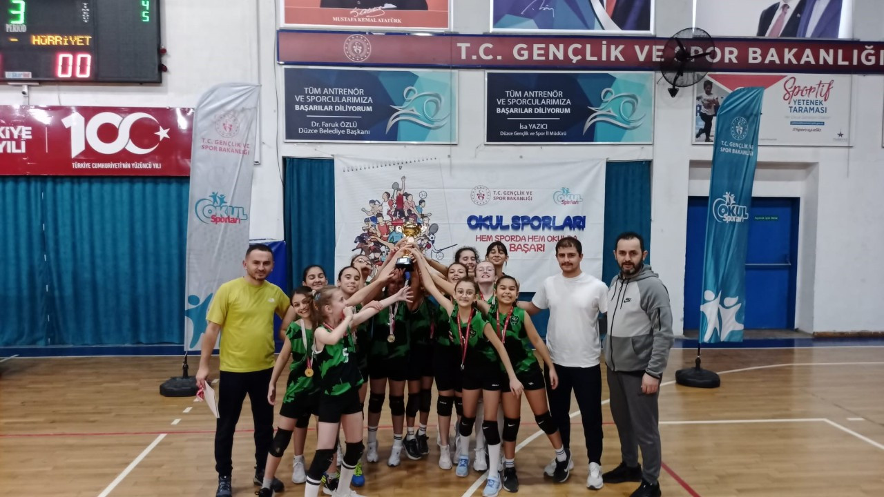 Düzce’de Voleybol Küçükler Şampiyonları Belli Oldu