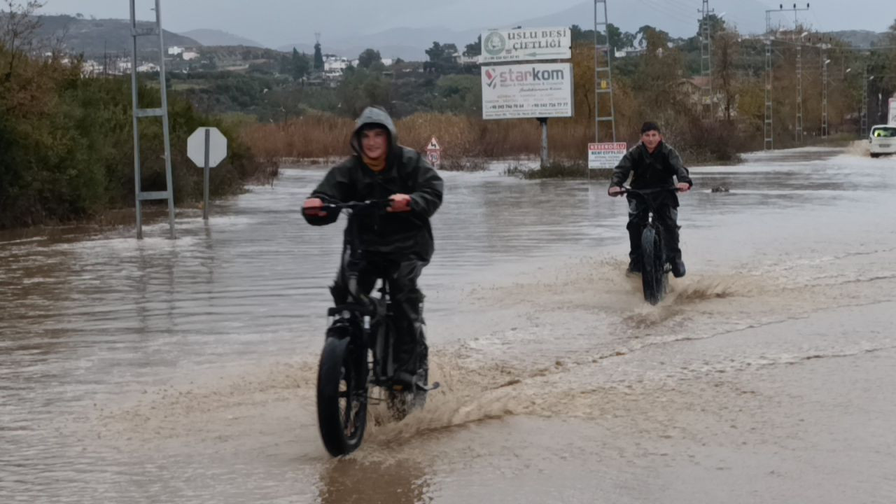 Manavgat’ta Dağlardan Gelen Sel Suları Ulaşımı Felç Etti - Sayfa 3