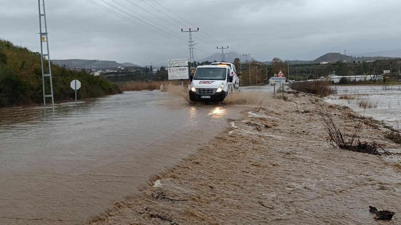 Manavgat’ta Dağlardan Gelen Sel Suları Ulaşımı Felç Etti - Sayfa 5